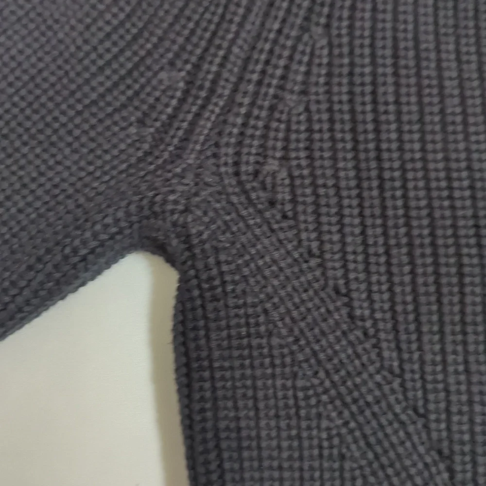 White House Black Market Black Cropped Crewneck Sweater - Picture 5 of 15